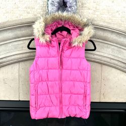 Girls Puffer Vest With Hood Size 14/16 