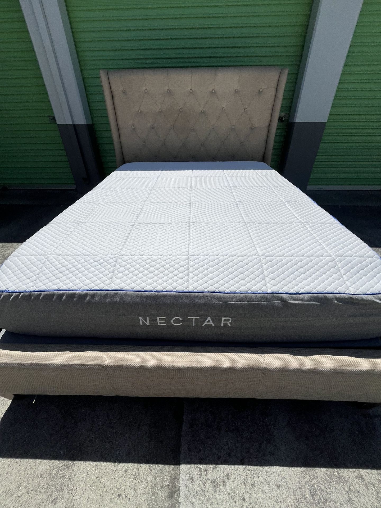 Upholstered Queen Bed