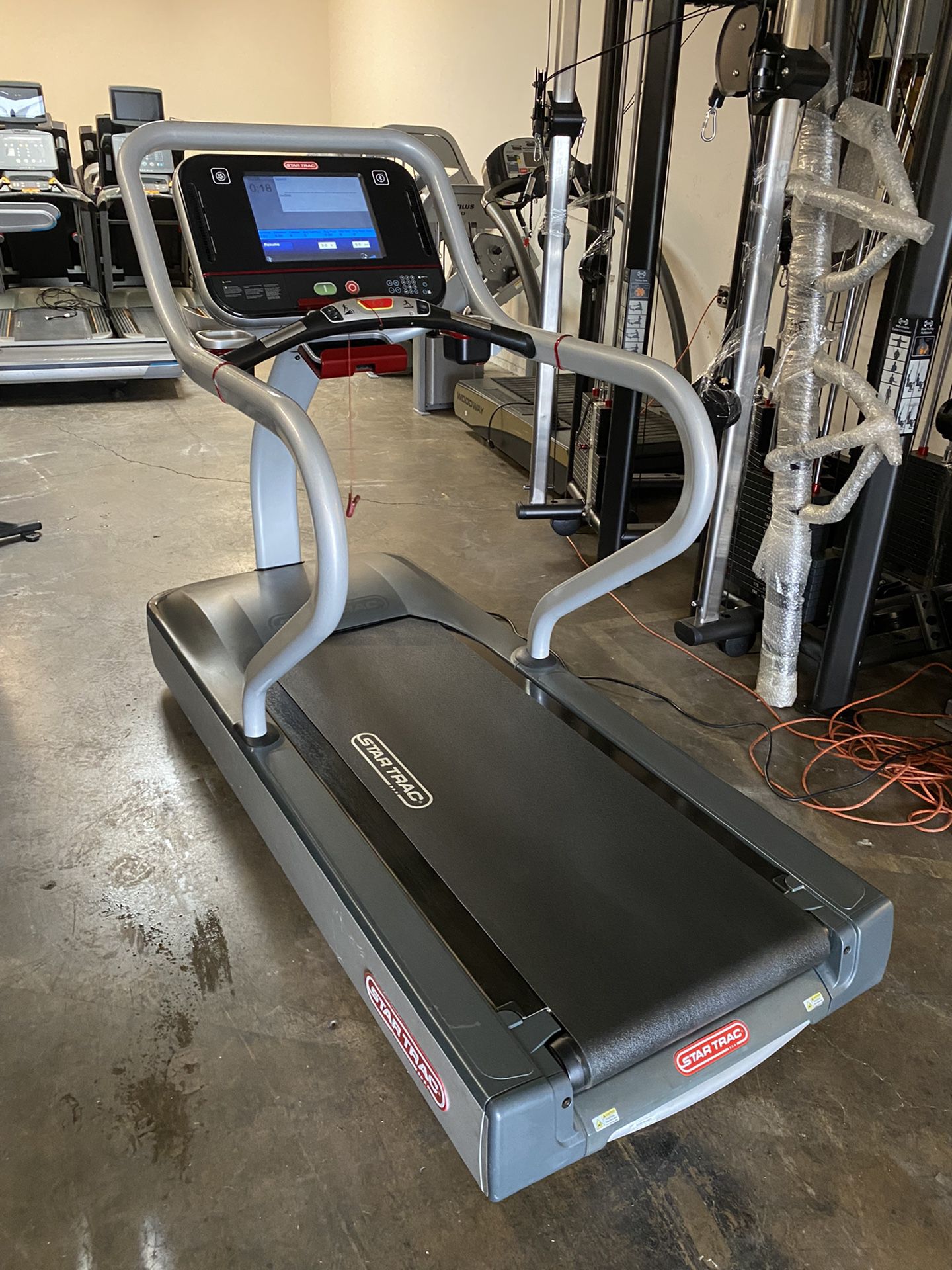Star Trac Commercial Treadmill, Commercial Gym Equipment 