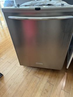 Fridgaire Dishwasher 