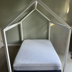 Cole House Bed Full Size Bed + Tempur-Pedic Mattress 