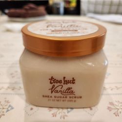 New Tree Hut Vanilla Shea Sugar Scrub 21 oz, manufactured Apr/19/2026
