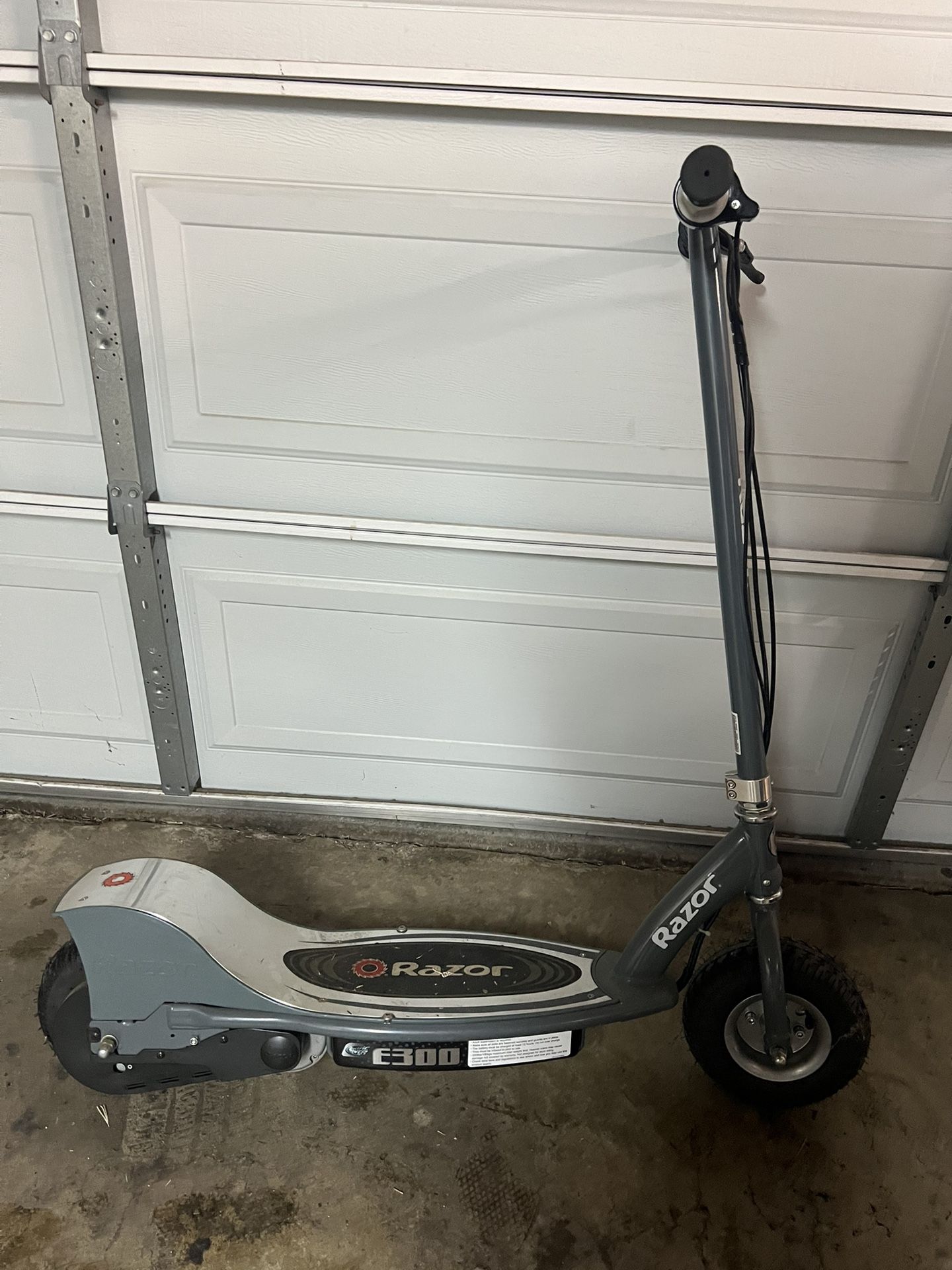 Razor E300 Electric Scooter, 15 MPH