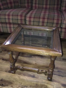 Ethan Allen Chow Table