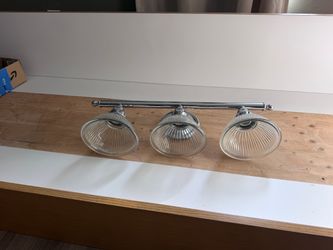 3 bulbs in one bathroom light