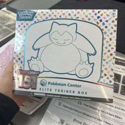 Pokémon Center Elite Trainer Box