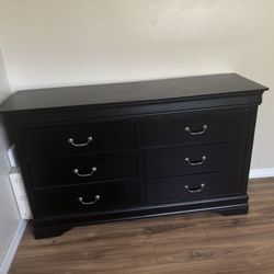 Black 6-Drawer Dresser
