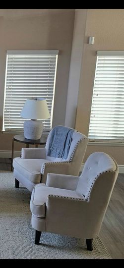 Set of 2 Wingback Accent Chairs