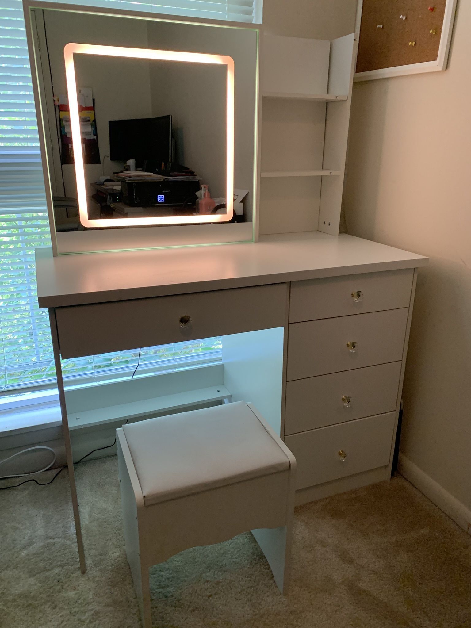 Vanity illuminated desk with stool