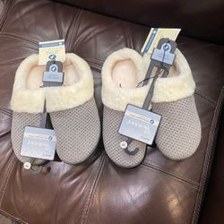 Two New Isotoner Chevron Women’s Lg and Med Slippers
