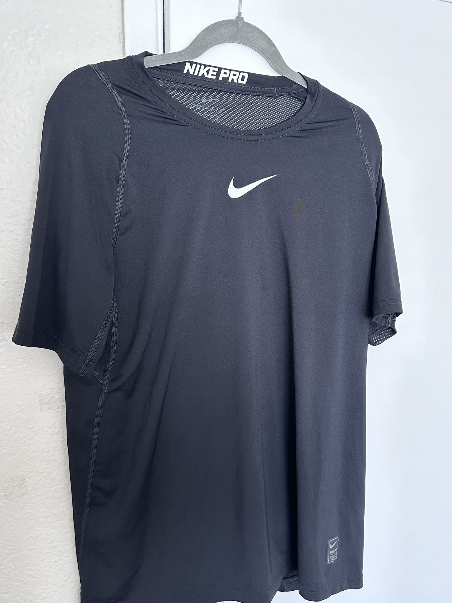 Nike Men’s Drifit shirt