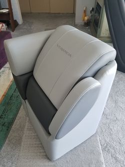 Pontoon backrest with changing room