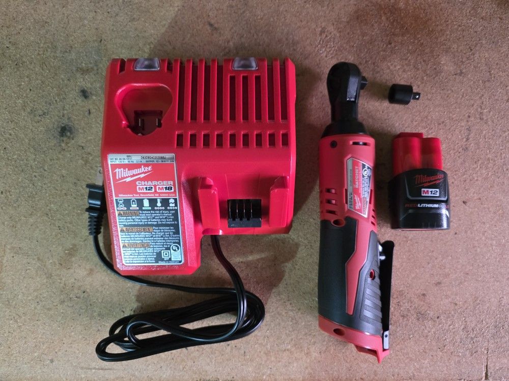 Milwaukee M12 Rachet 3/8"