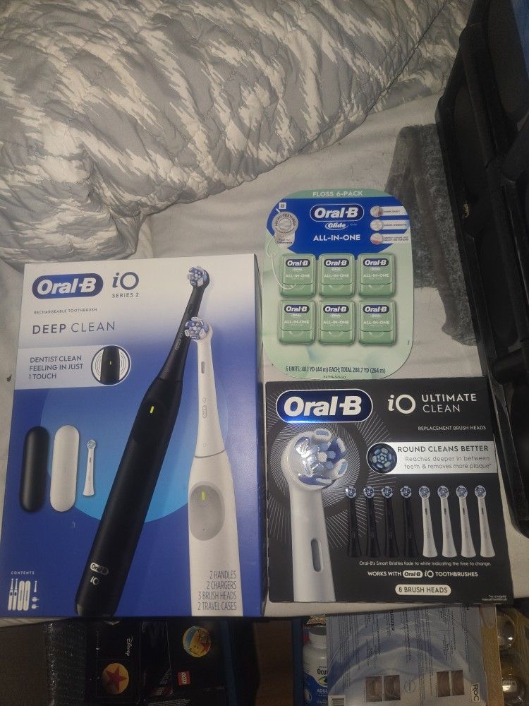 Oral B IO Series 2 - Bundle - Replacement Heads,  Floss, Toothbrush