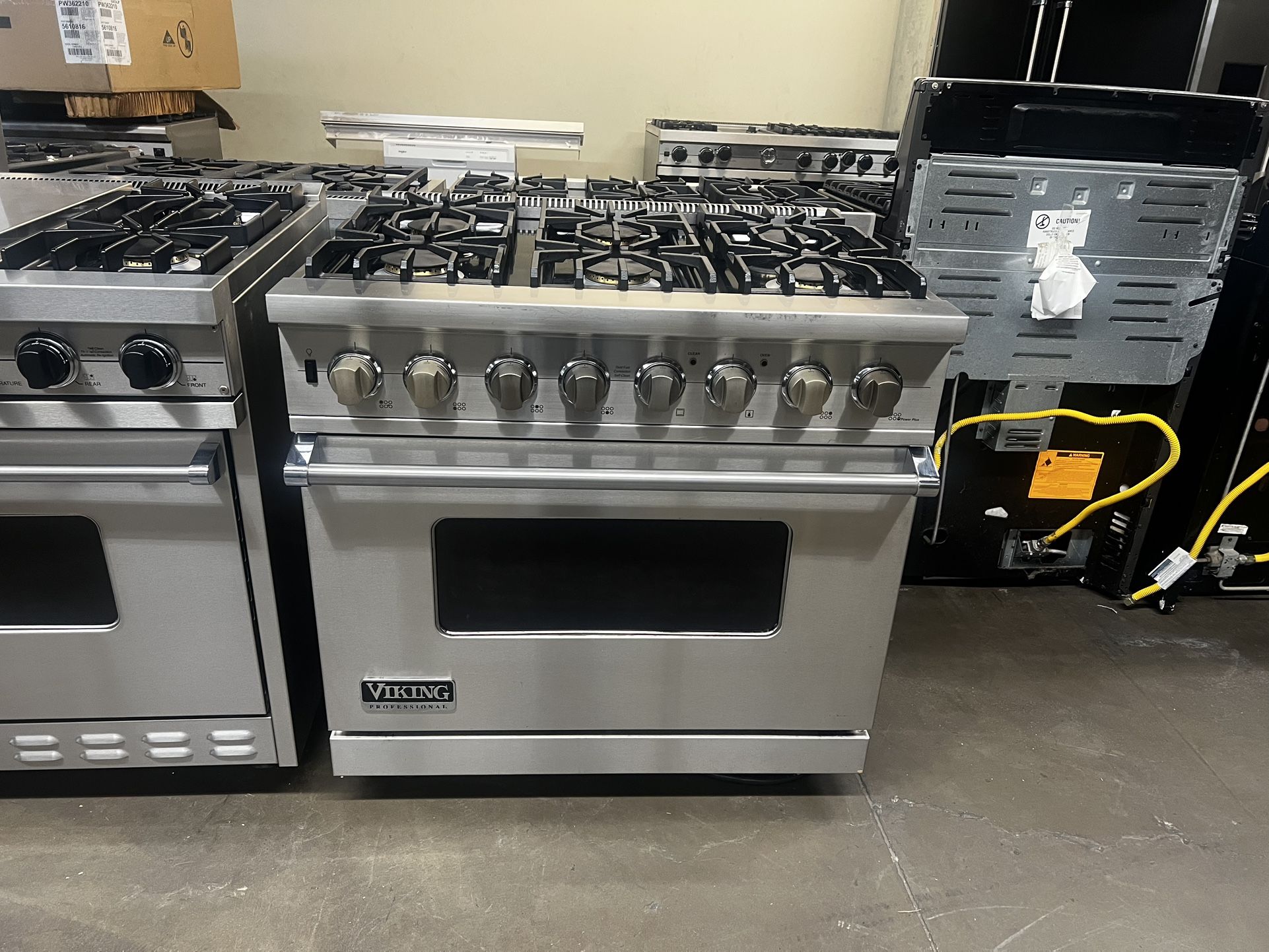 Viking 36”Wide Dual Fuel Range Stove In Stainless Steel 6Burners