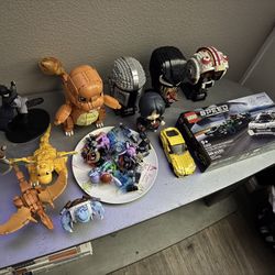 Random Assortment Of Legos/Figures