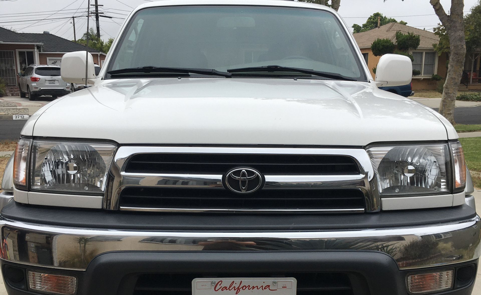 OEM Chrome Grill For A 2000 Third Generation Toyota 4Runner Great Condition!