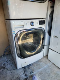 LG 29" STEAM TURBO WASHER 5.2 CF AND MEGAPACITY STEAM TURBO DRYER 9.1 CF