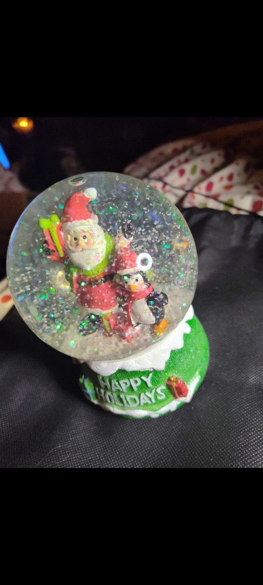 Santa Claus Snow Globe