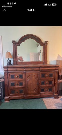 Solid wood bedroom wood dresser and cabinet