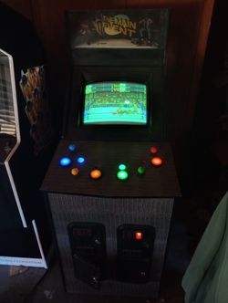 Gauntlet Arcade Cabinet 