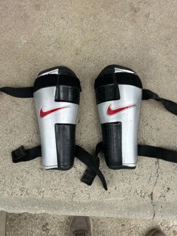 Soccer shin guards (Nike)