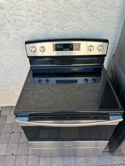 Very Nice Electric Stove