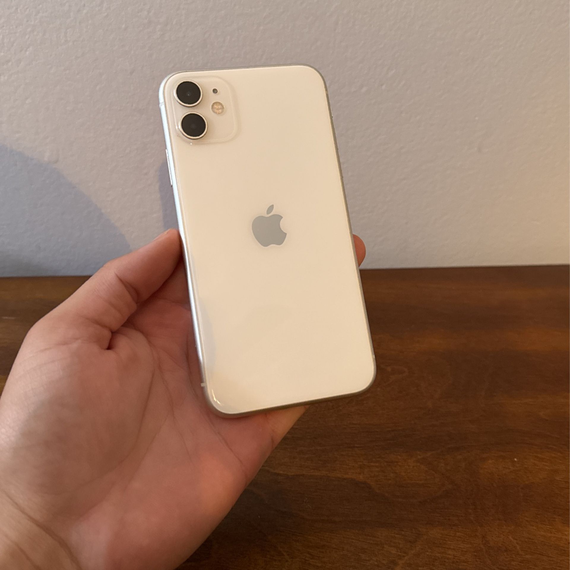 iPhone 11 128gb White AT&T 