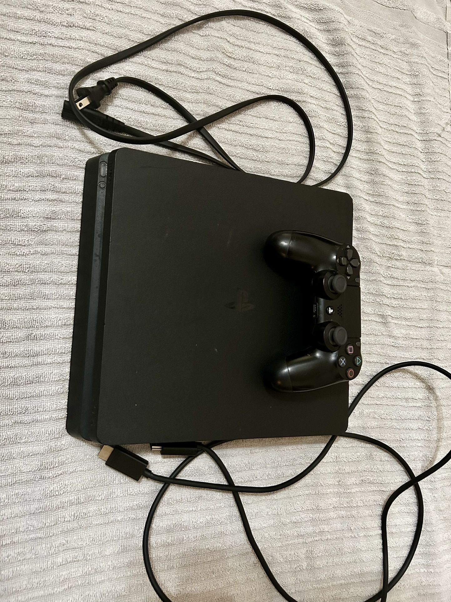 Black PS4 Console with Controller & Cords Fully Working