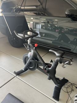Like NEW Peloton Bike +