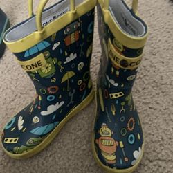 Little Kid Boy Girl Yellow Rain boots Size 9t