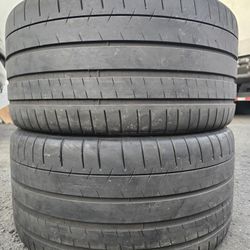 (2) 285 30 20 Michelin Run Flat Tires 
