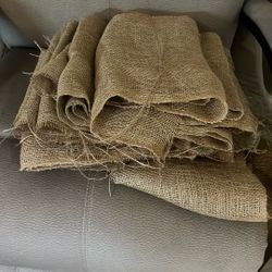 8 Burlap Runners,. And Extra Burlap