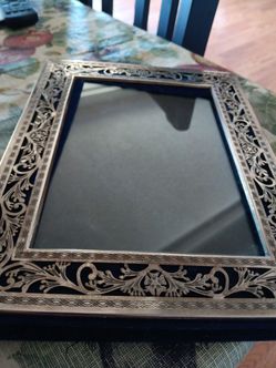 Put pictures in