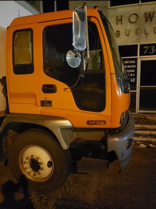 06 Isuzu T7500
