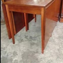 Gorgeous Duncan Phyfe Antique double leaf dining table