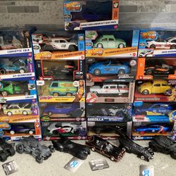 New Sealed Diecast Characters Cars Jada + Hot Wheels Scale 1/32 (VALENCIA) $10 + $15 Each One