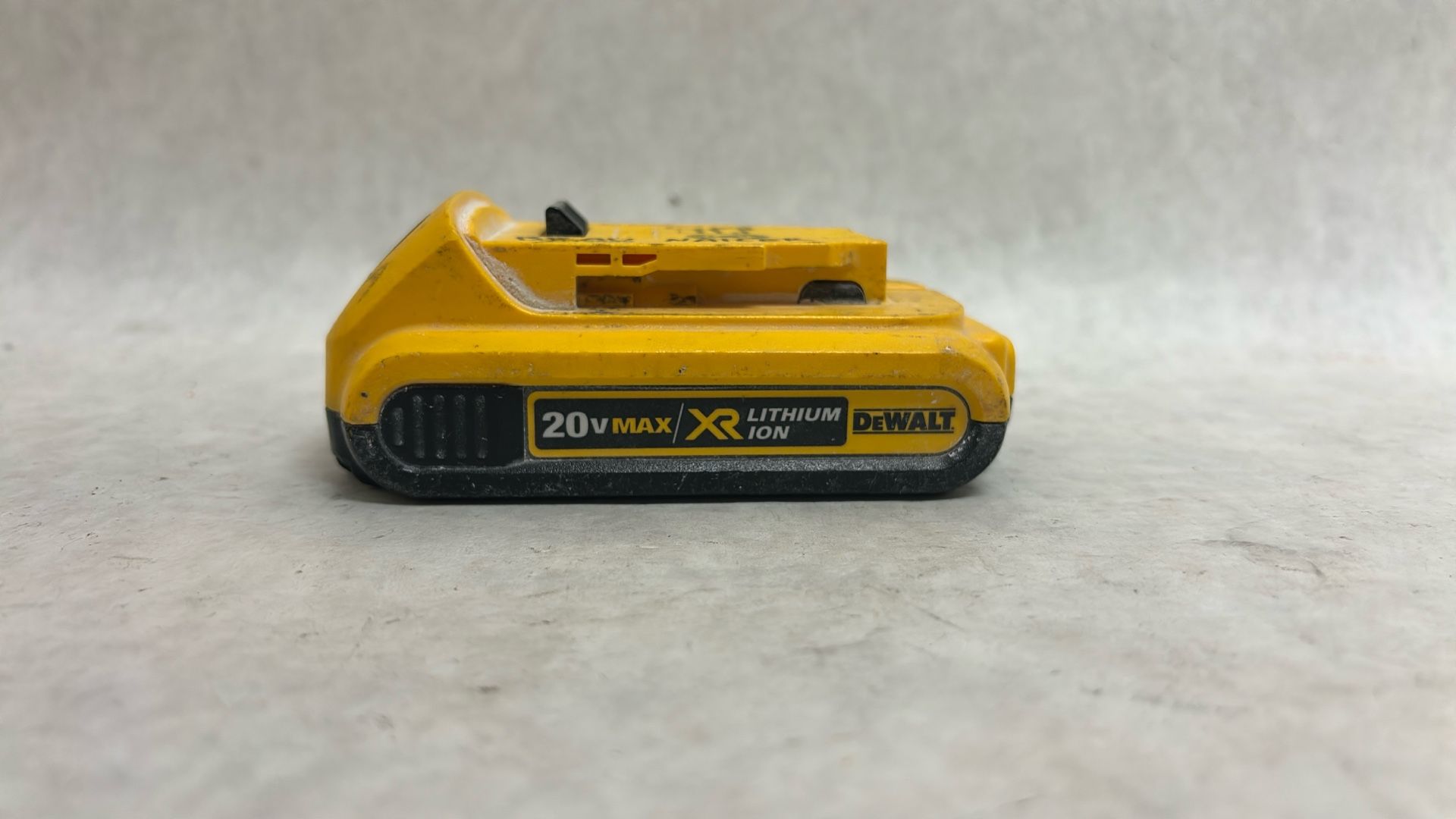 DeWalt 20 V XR battery