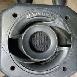 2 Pioneer Bass Tubes NO SPEAKERS