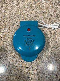 Nostalgia Mini Bundt Cake Maker