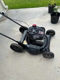 Craftsman Lawn Mower (Briggs & Stratton Engine) – Runs Great!