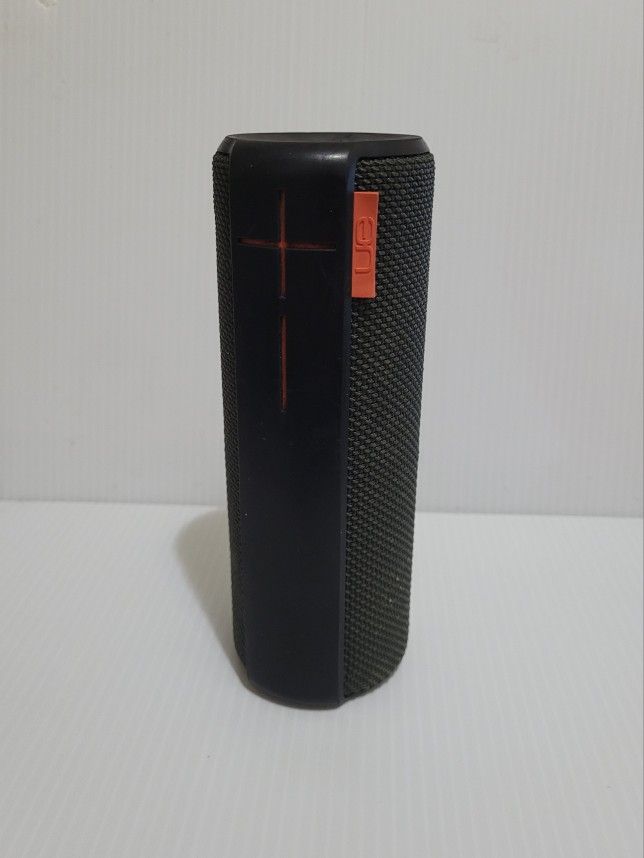 Ultimate Ears BOOM 2 Wireless Bluetooth Speaker - Black.