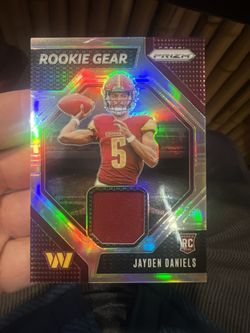 Panini PRIZM 2024 Jayden Daniels Patch Rookie Card