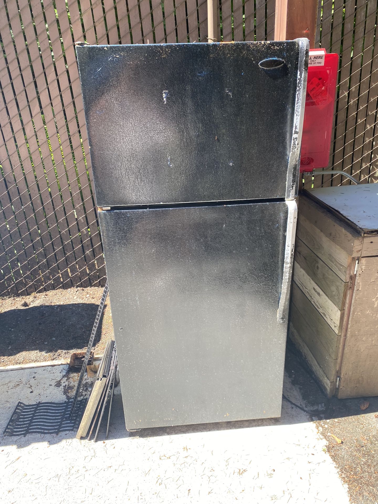 Free Fridge (non-working)