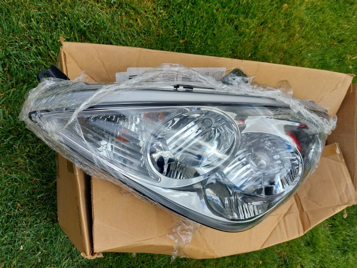 2003 Lexus ES 300 Front Headlight Assembly New