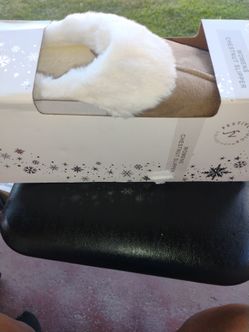 Women's slippers size l 8-9