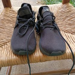 Adidas Black Size 1 $3 Boys Or Girls 