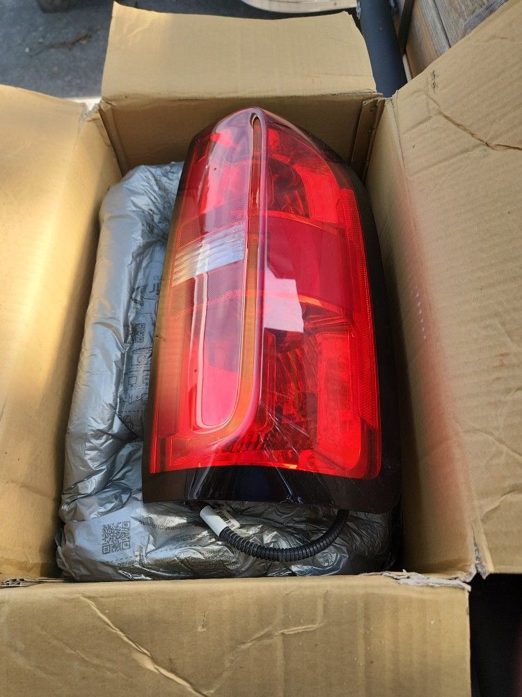 Chevy Colorado Rear Light Original