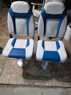Boat seat with stand