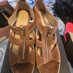 Michael Kors New Wedge Size 8